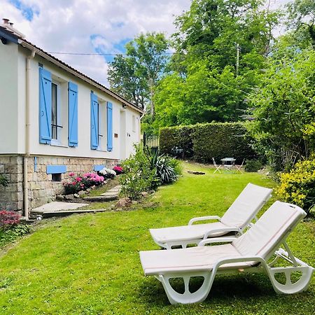 Les Volets Bleus Villa Parmain Bagian luar foto